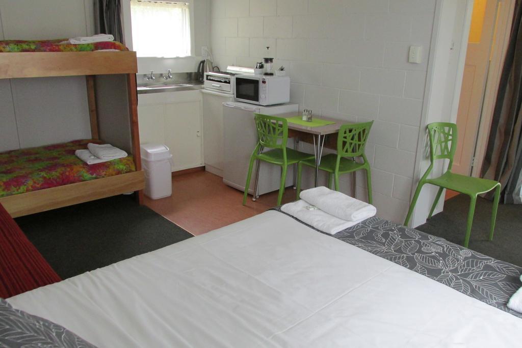 Fernwood Holiday Park Мотуека Номер фото
